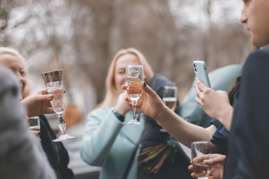 Apéro entre amis : idées d’ambiance et de musique